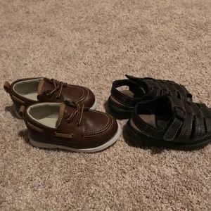 2 pairs toddler shoes size 4